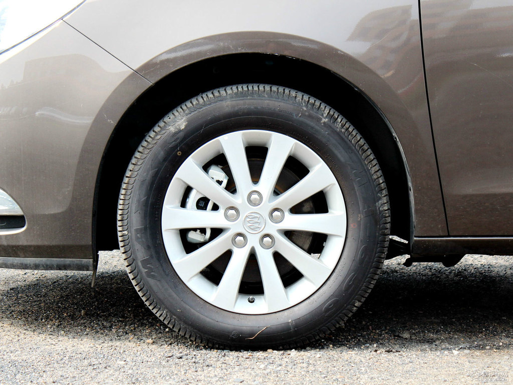 琥珀金別克GL8車身外觀圖片