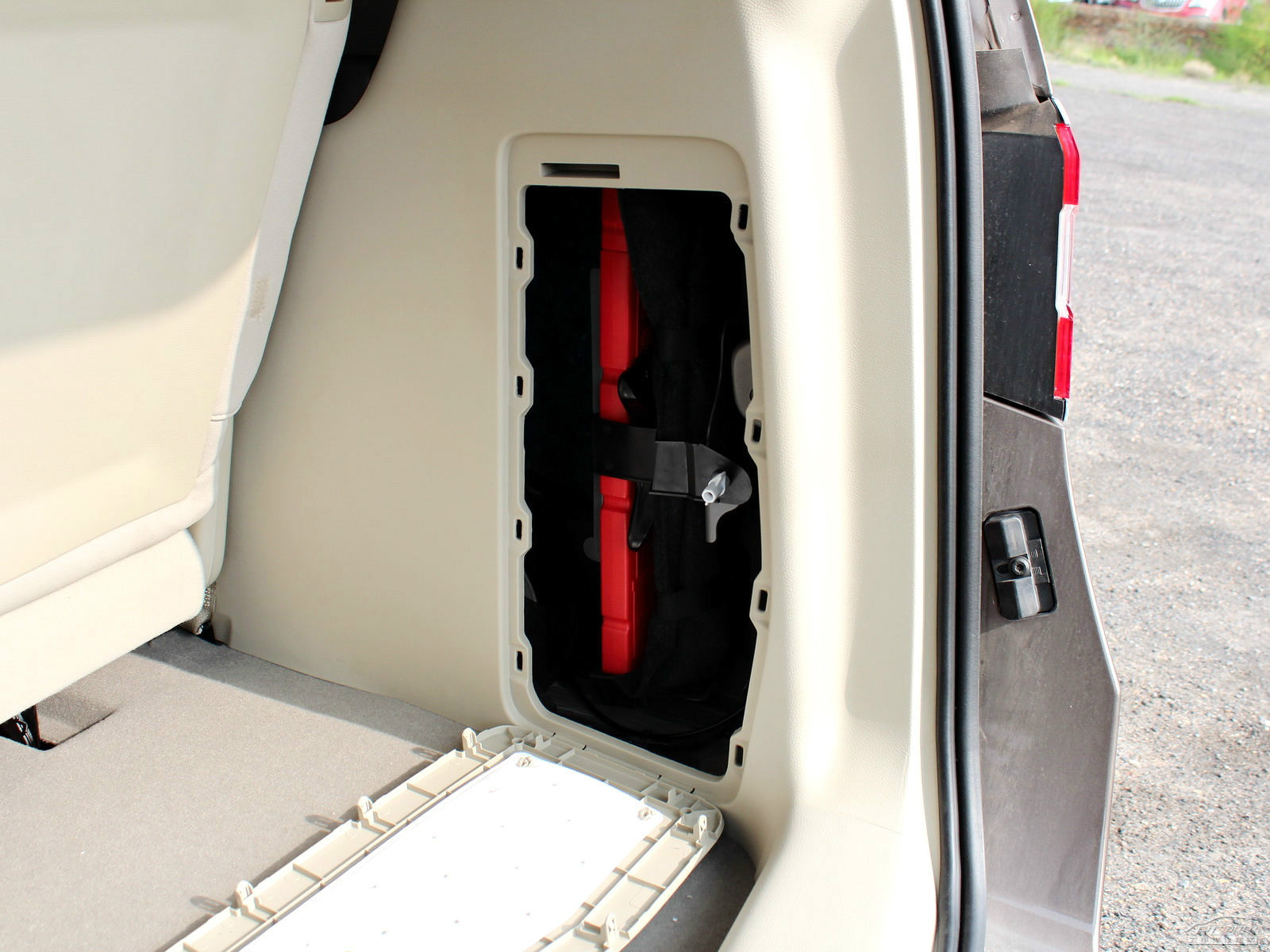 別克GL8空間高清大圖