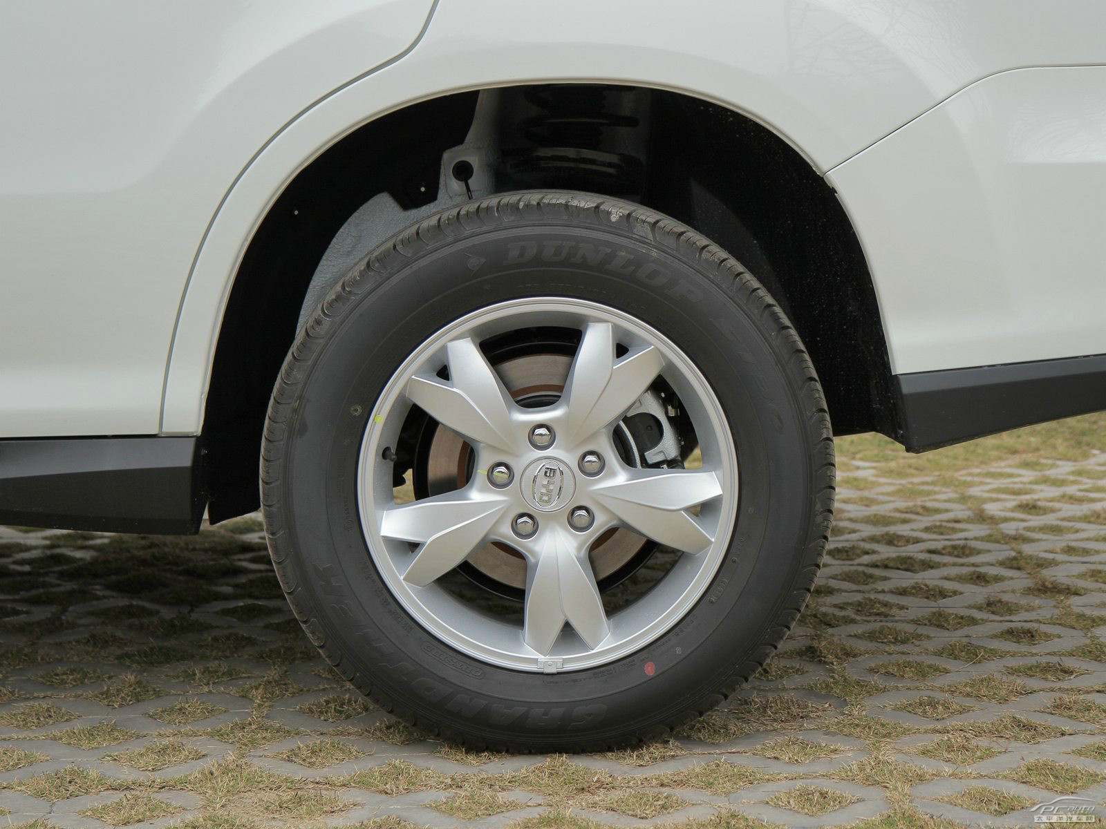 比亞迪S6外觀高清大圖