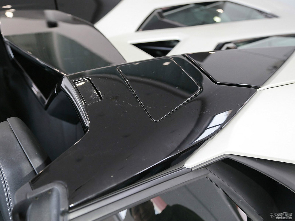 啞光漆白色Aventador車身外觀圖片