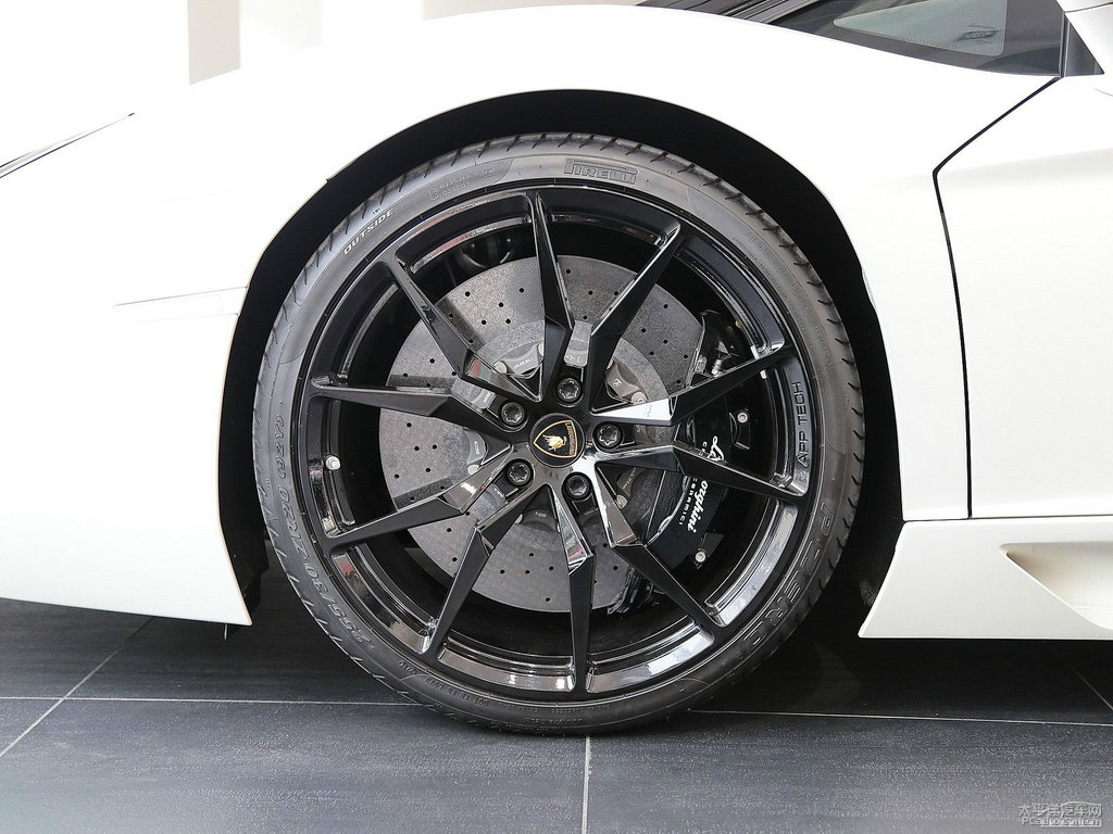 啞光漆白色Aventador車身外觀圖片