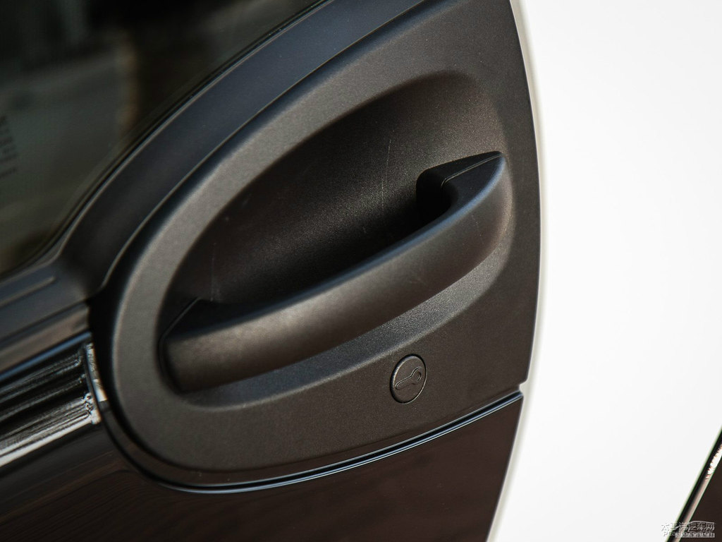 ɫsmart fortwo܇^DƬ