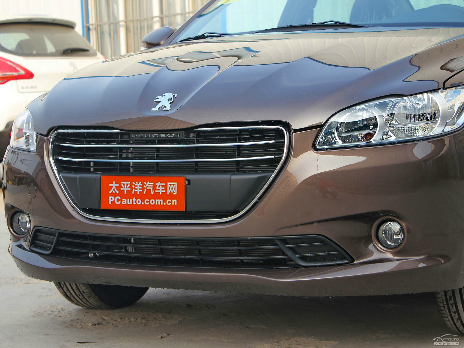 標(biāo)致301外觀高清大圖