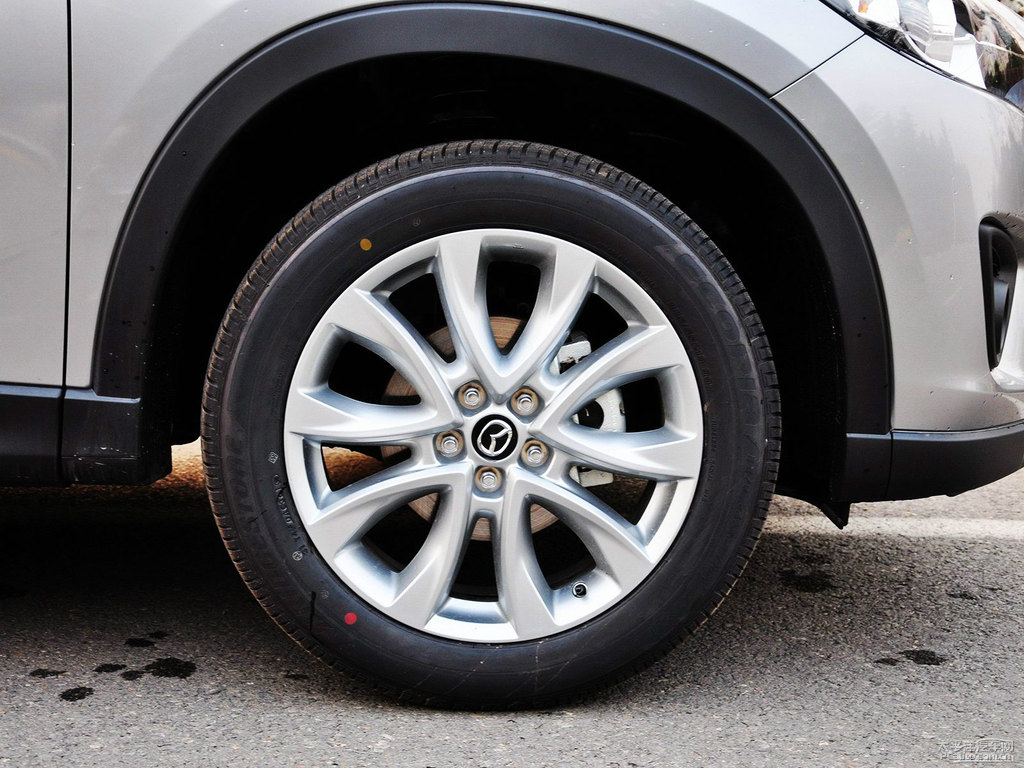 格調(diào)灰馬自達(dá)CX-5車(chē)身外觀圖片