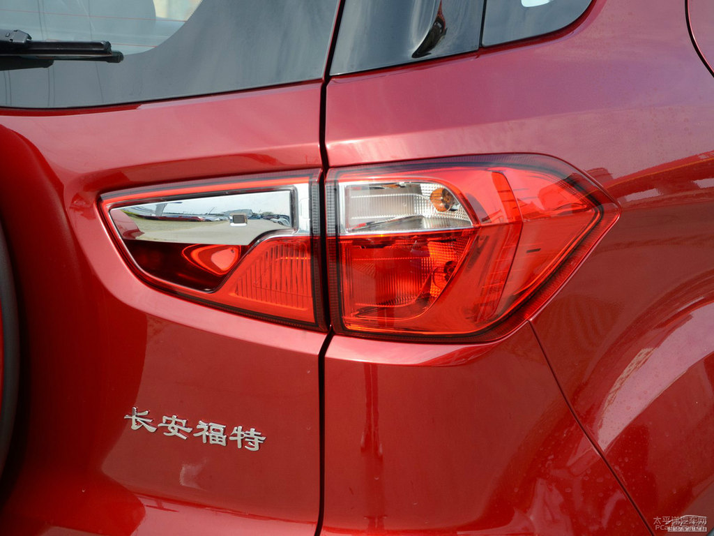 炫舞紅翼搏車尾外觀圖片