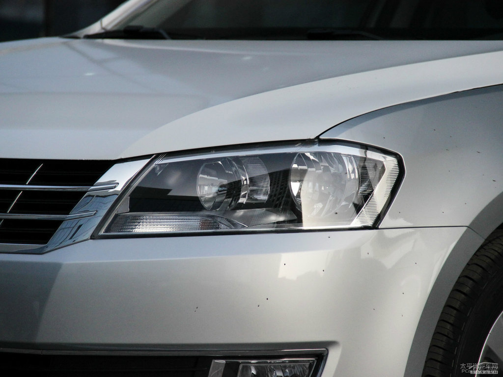 簡(jiǎn)約銀朗逸車(chē)頭外觀(guān)圖片