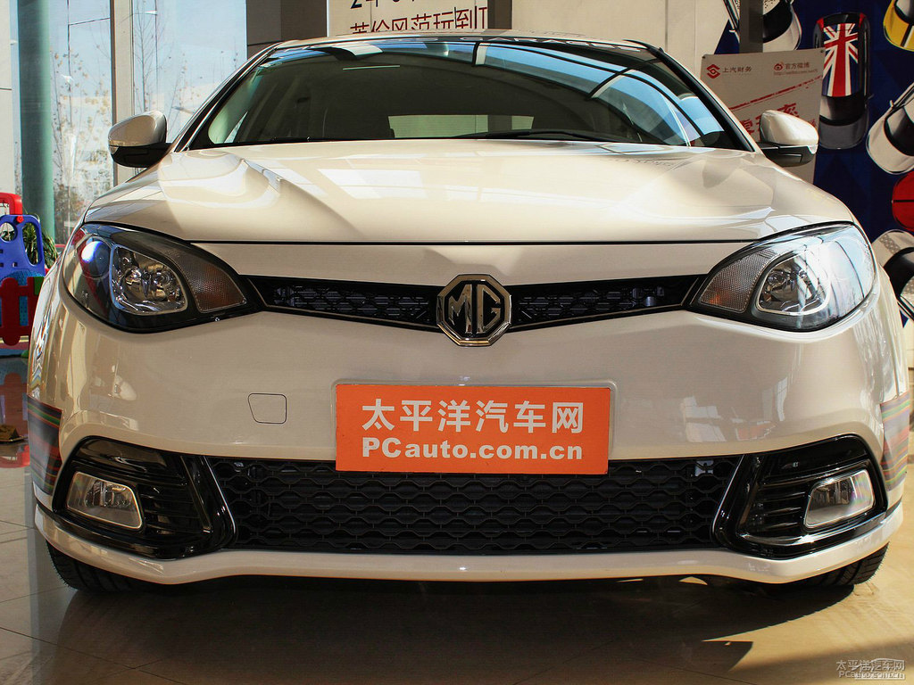 圣峰白MG6車頭外觀圖片