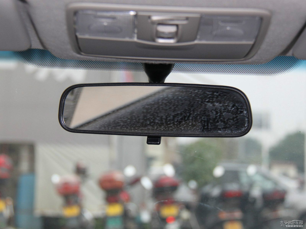 暗櫻紅福瑞迪車(chē)廂內(nèi)飾圖片
