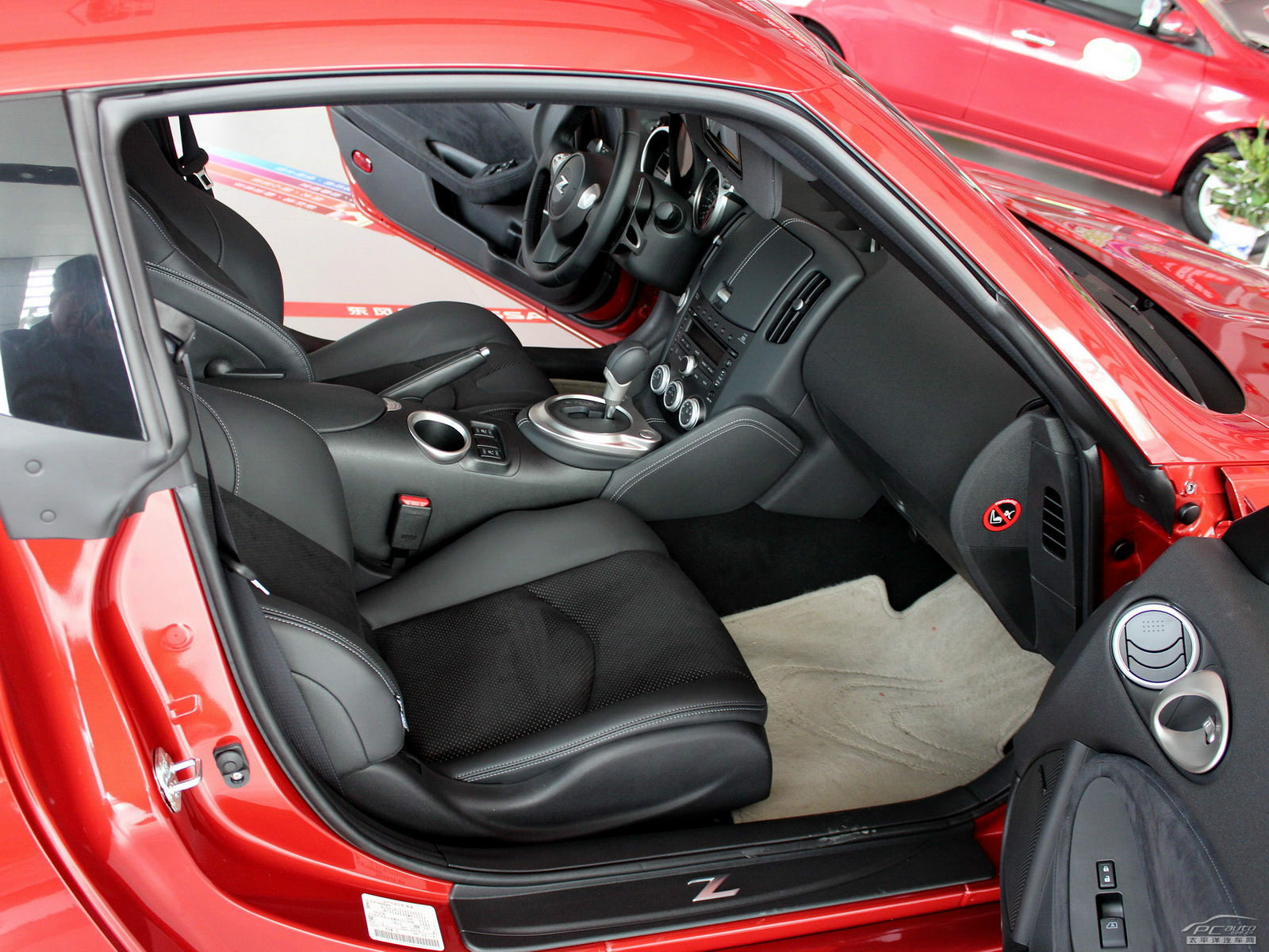日產(chǎn)370Z空間高清大圖