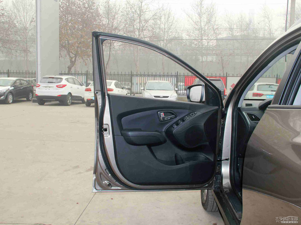 閃銅北京現(xiàn)代ix35車廂內(nèi)飾圖片
