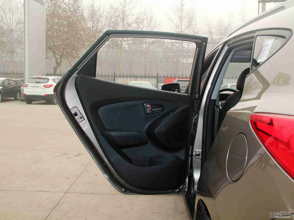閃銅北京現(xiàn)代ix35車廂內(nèi)飾圖片