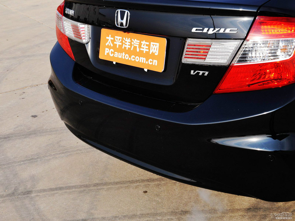 彩晶黑思域車尾外觀圖片