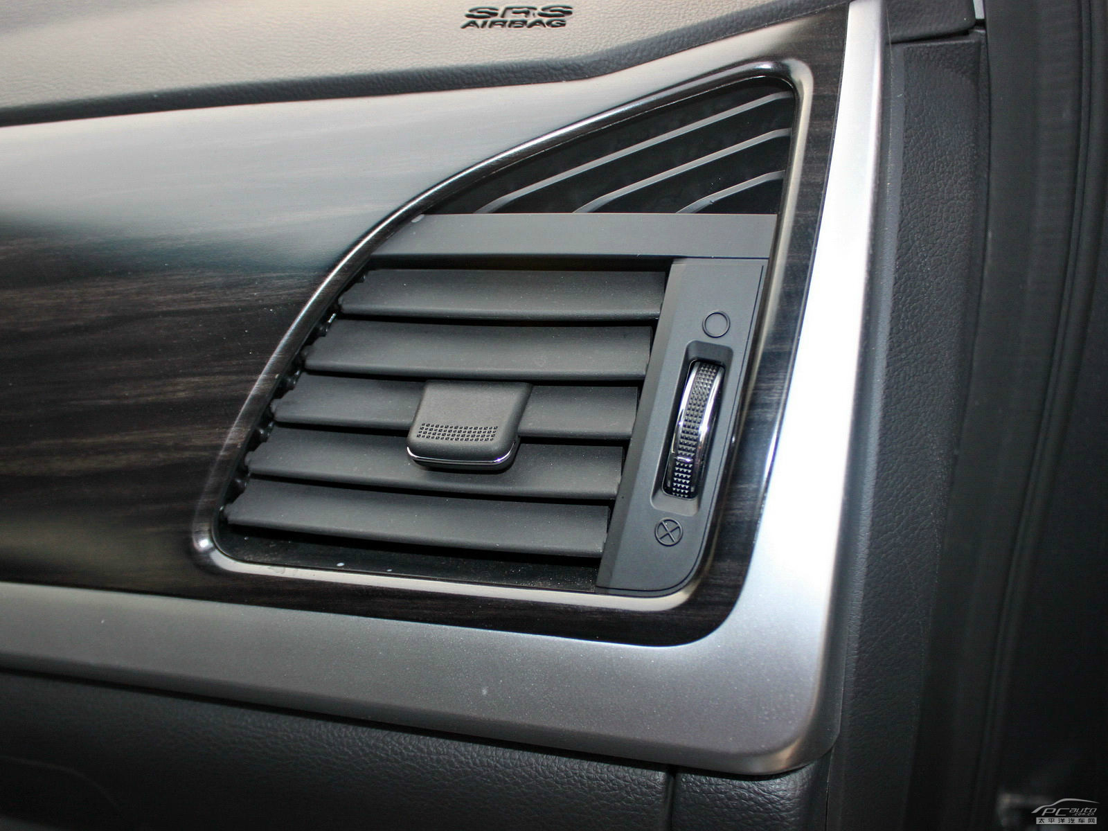 柯蘭多Korando內(nèi)飾高清大圖