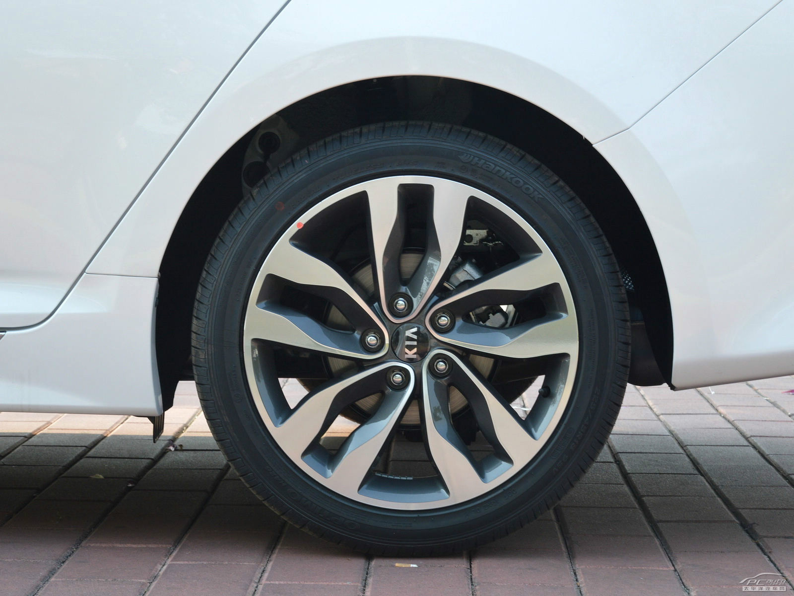 起亞K5凱酷外觀高清大圖