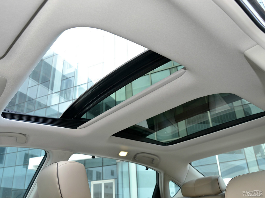 琥珀金天籟車廂內(nèi)飾圖片