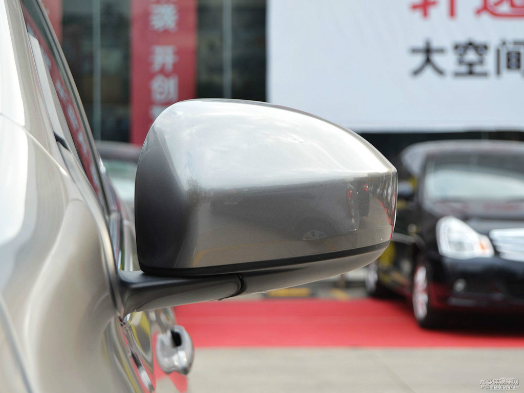 翡麗灰騏達(dá)車身外觀圖片