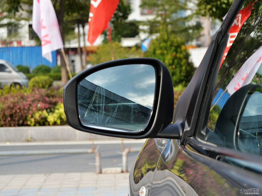 翡麗灰騏達(dá)車身外觀圖片