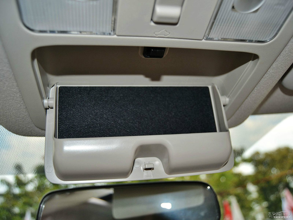 翡麗灰騏達車廂內(nèi)飾圖片