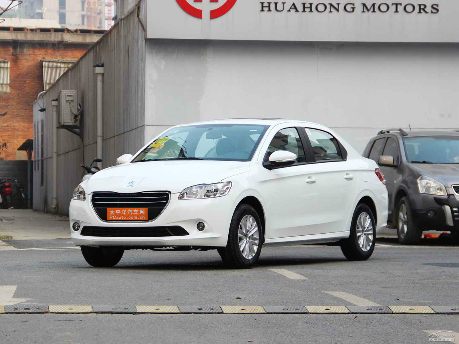 標(biāo)致301外觀高清大圖