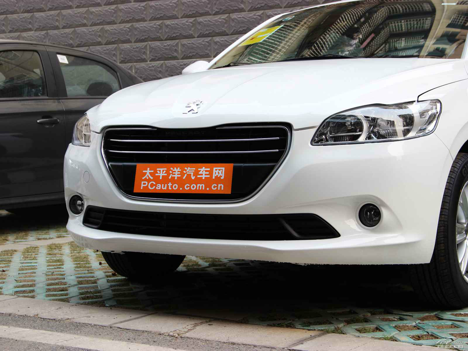 標(biāo)致301外觀高清大圖