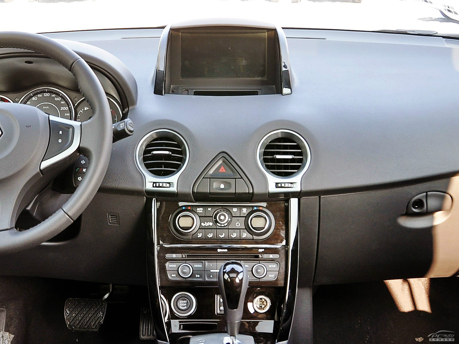 科雷傲(進口)內(nèi)飾高清大圖