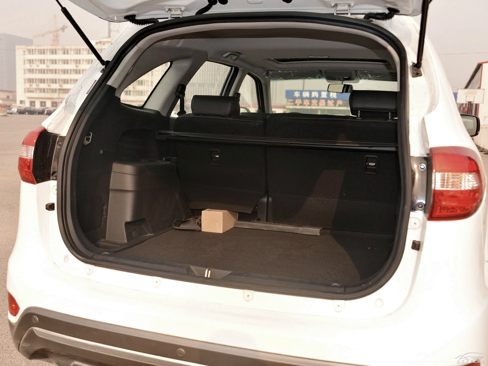 馭勝S350空間高清大圖