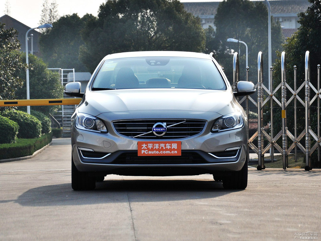 海貝灰沃爾沃S60整車外觀外觀圖片