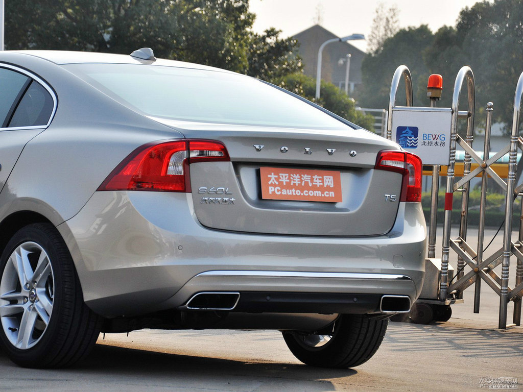 海貝灰沃爾沃S60車尾外觀圖片