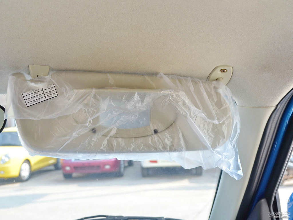 {(ln)ɫ330܇(ni)DƬ