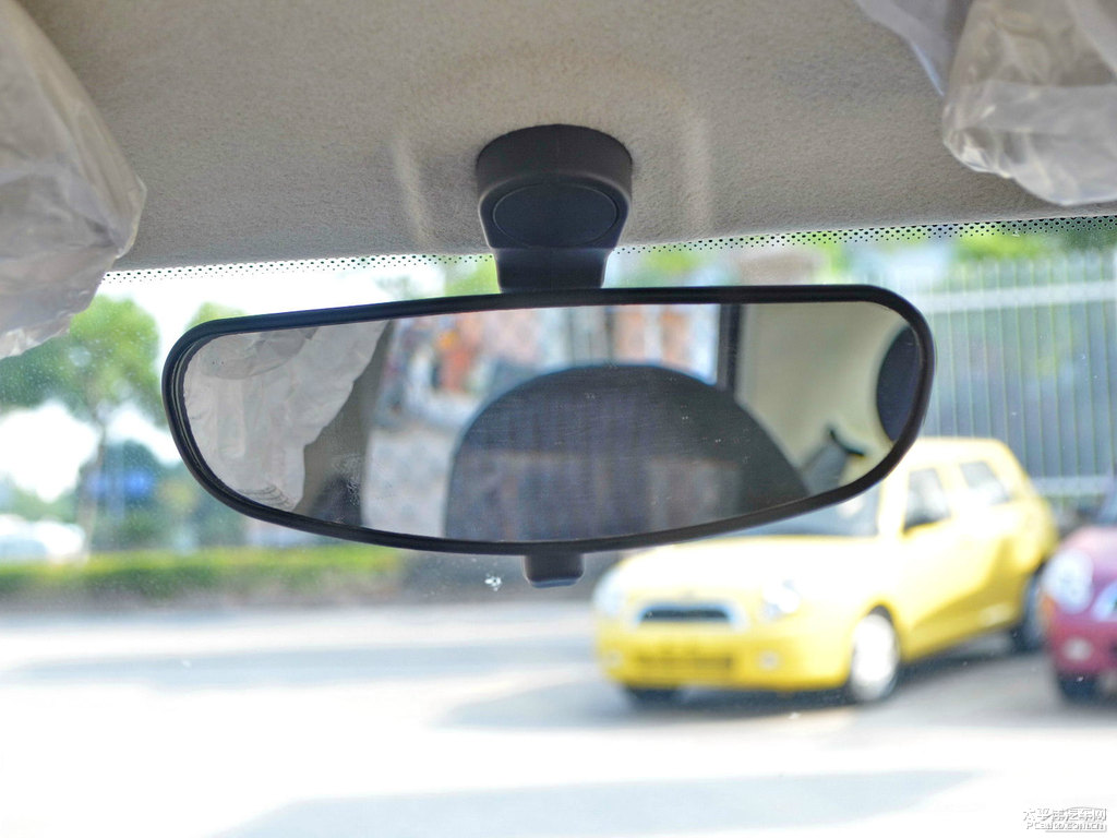 {(ln)ɫ330܇(ni)DƬ