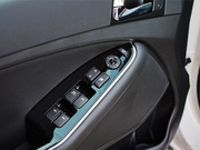 2014 2.0L ԄPREMIUM 2