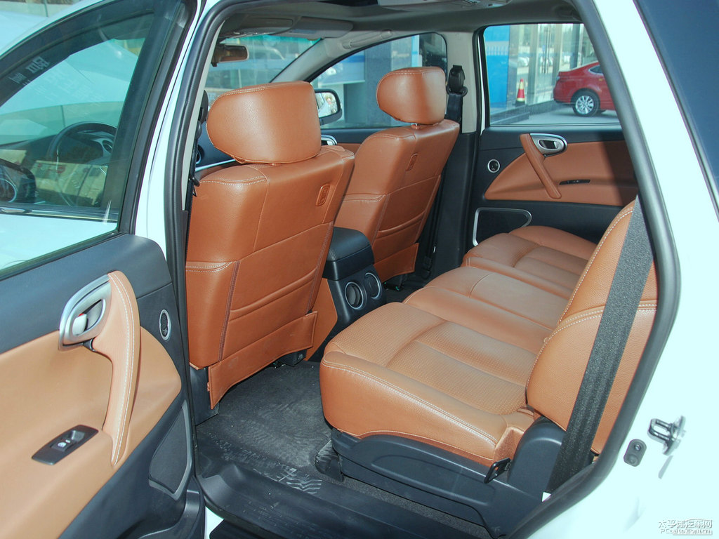 ɰ׼{ǽݴ7 SUV{˿ggDƬ
