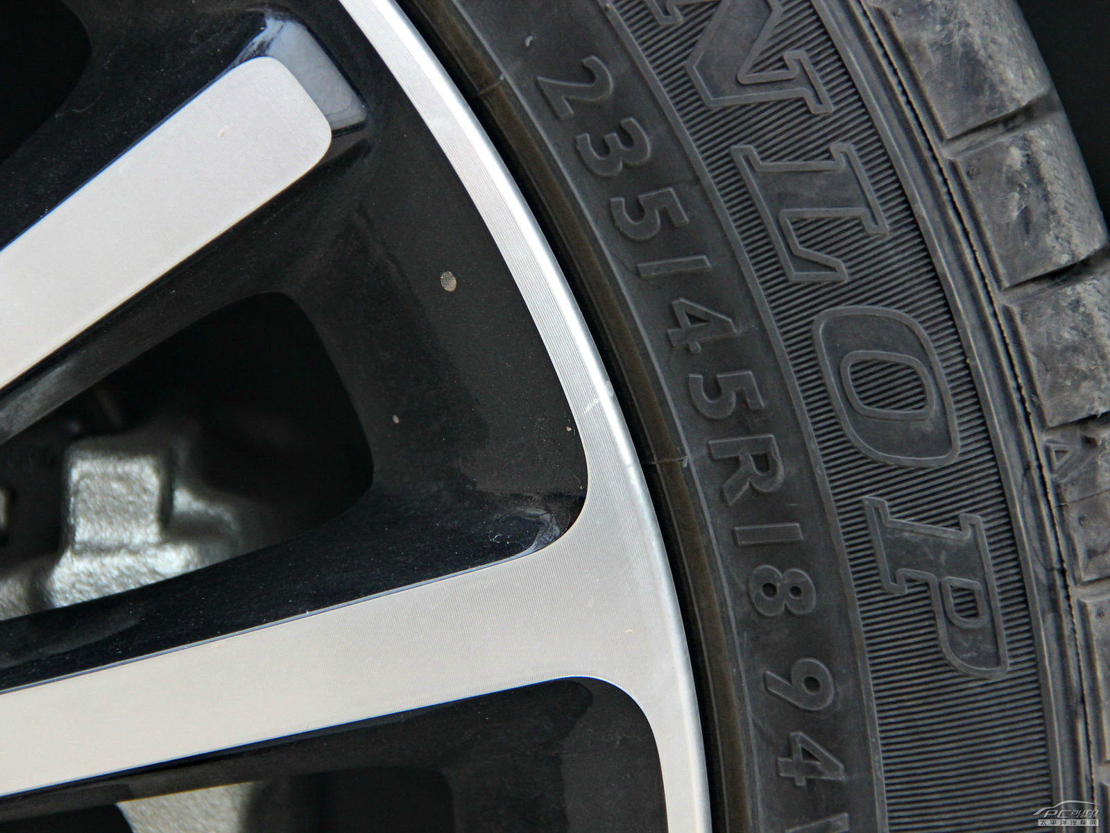 帕薩特細(xì)節(jié)高清大圖