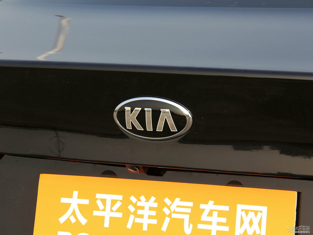 檀木黑起亞K5凱酷車尾外觀圖片