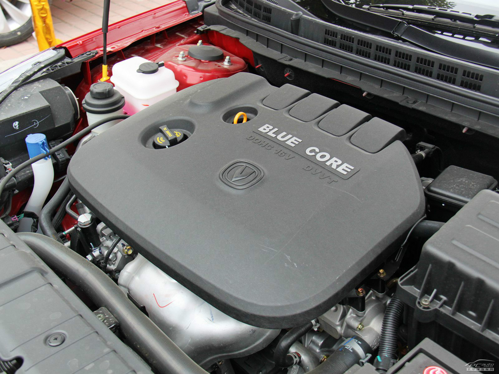 逸動經(jīng)典細節(jié)高清大圖