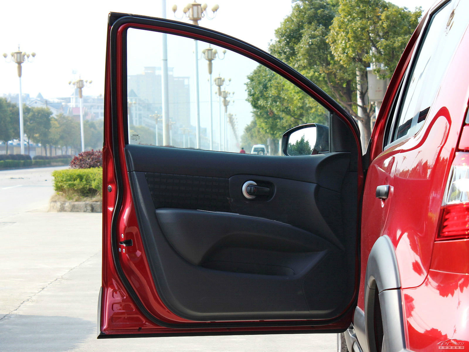 驪威內(nèi)飾高清大圖