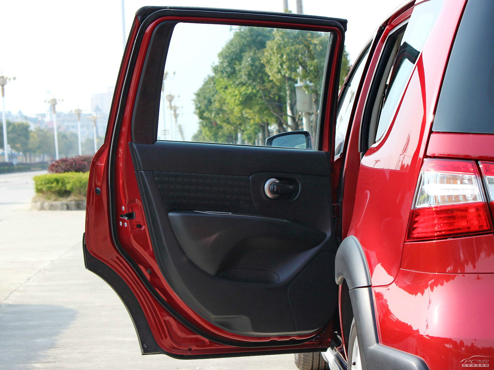 驪威內(nèi)飾高清大圖