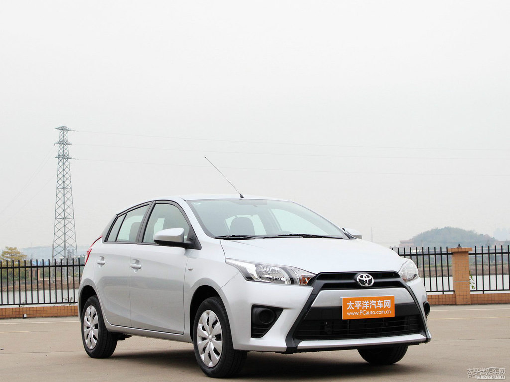 水晶銀YARiS L 致炫整車外觀外觀圖片