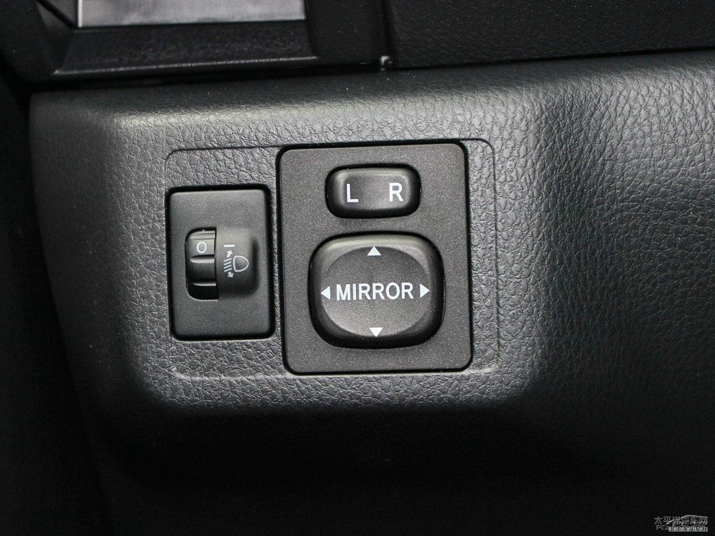 水晶銀YARiS L 致炫中控內(nèi)飾圖片