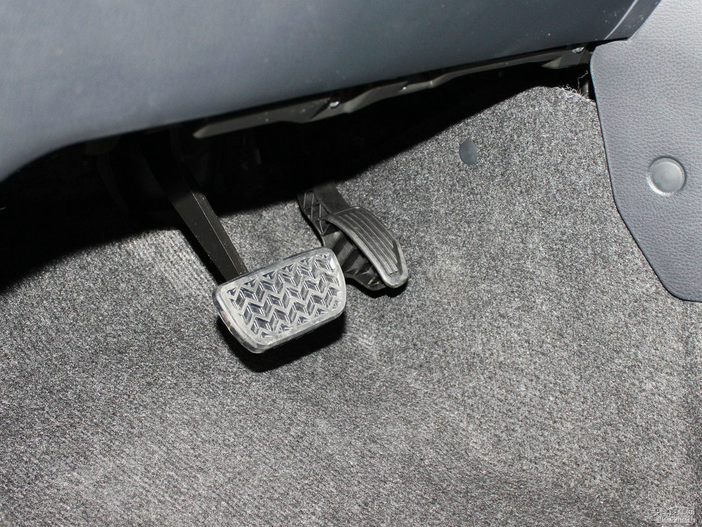 水晶銀YARiS L 致炫中控內(nèi)飾圖片