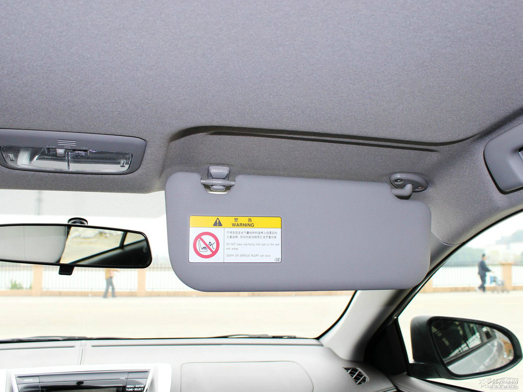 水晶銀YARiS L 致炫車廂內(nèi)飾圖片