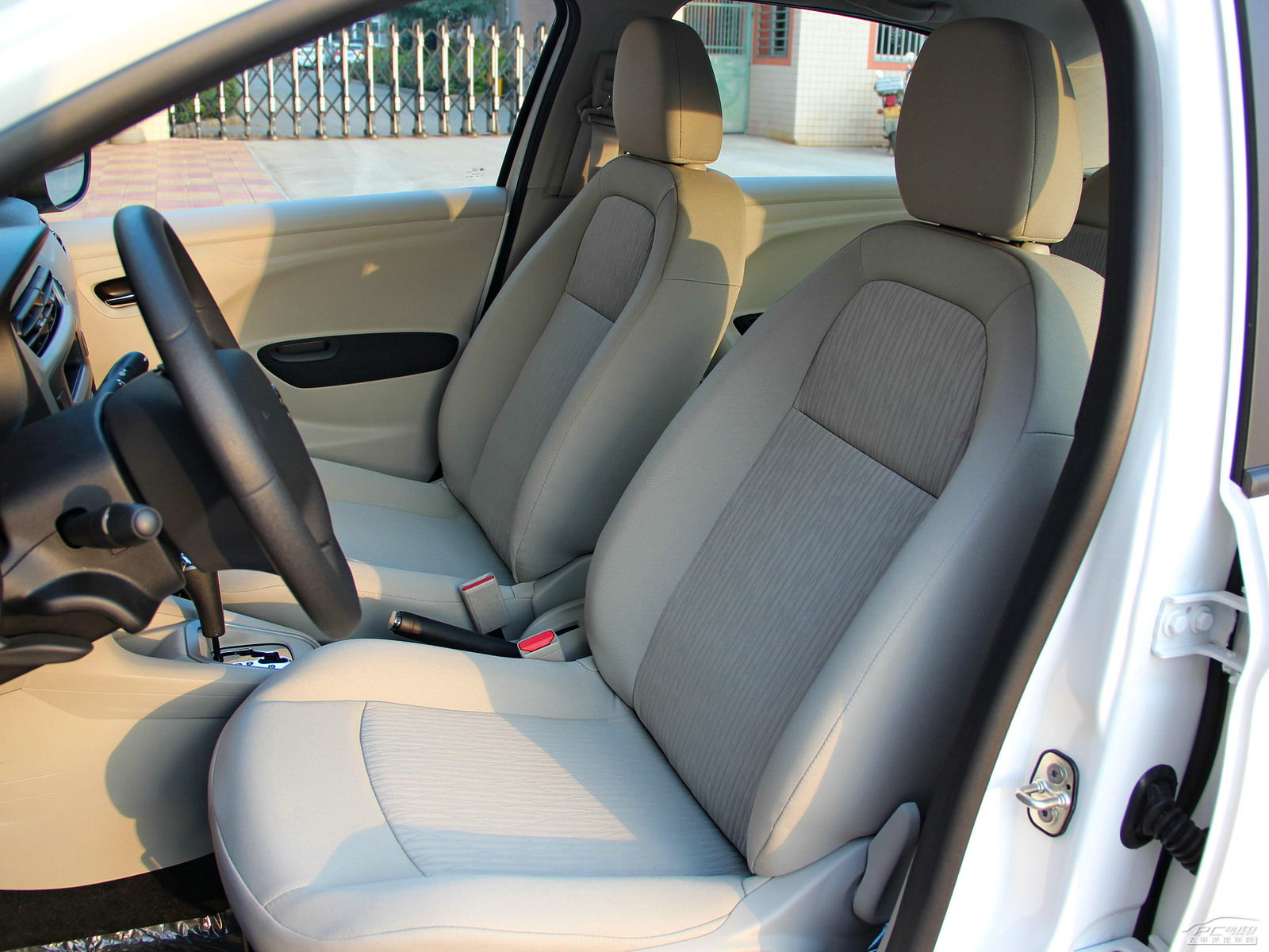 全新愛麗舍內(nèi)飾高清大圖