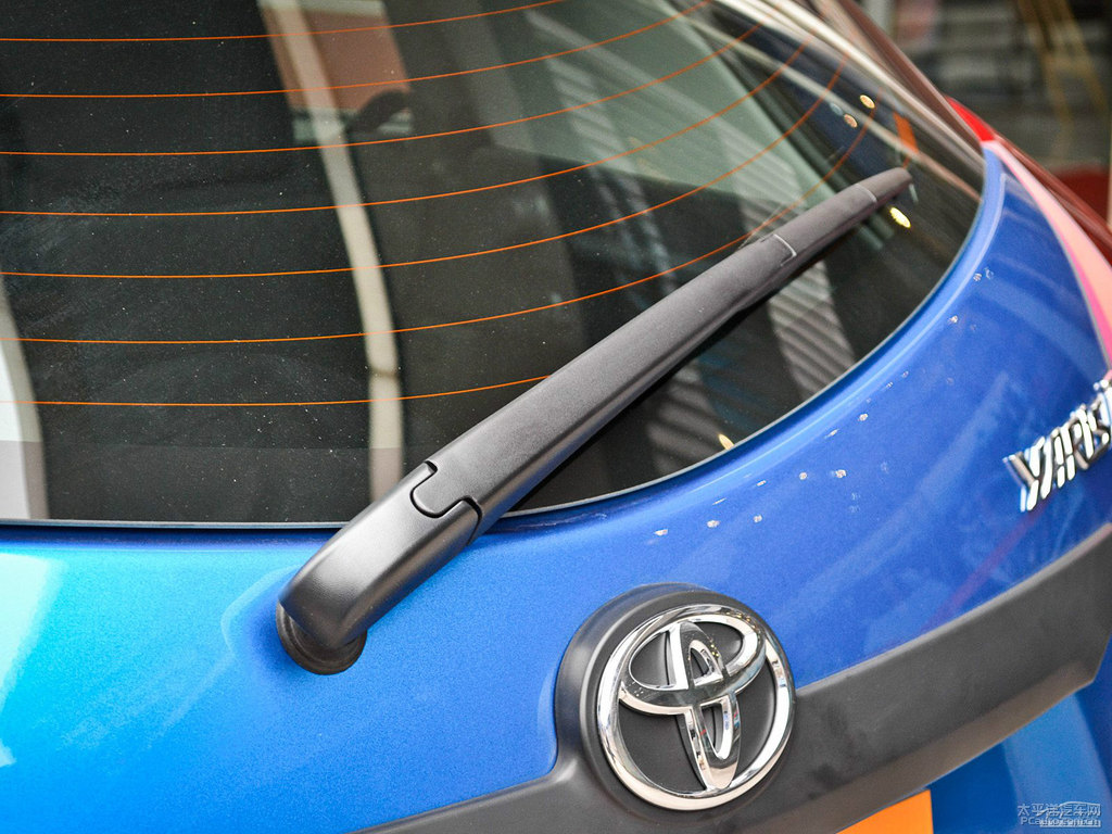 極光藍(lán)YARiS L 致炫車尾外觀圖片