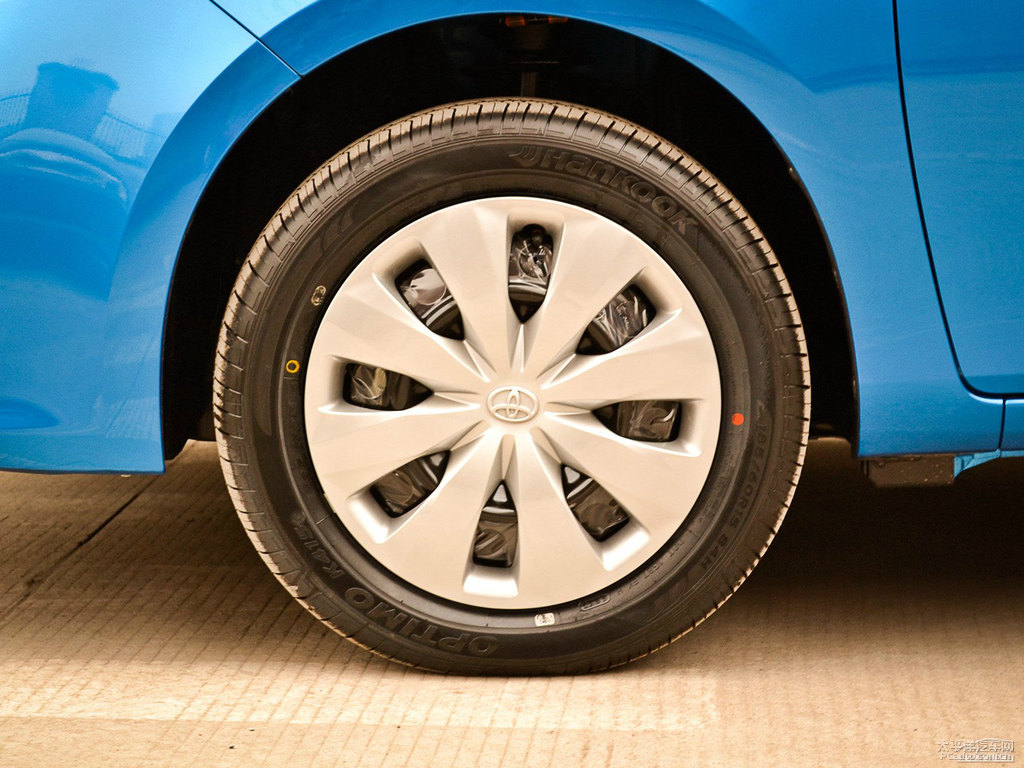 極光藍(lán)YARiS L 致炫車身外觀圖片