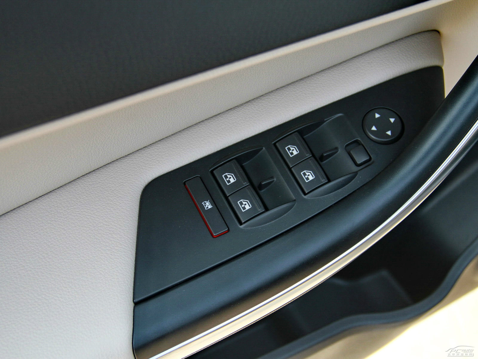 觀致3內(nèi)飾高清大圖