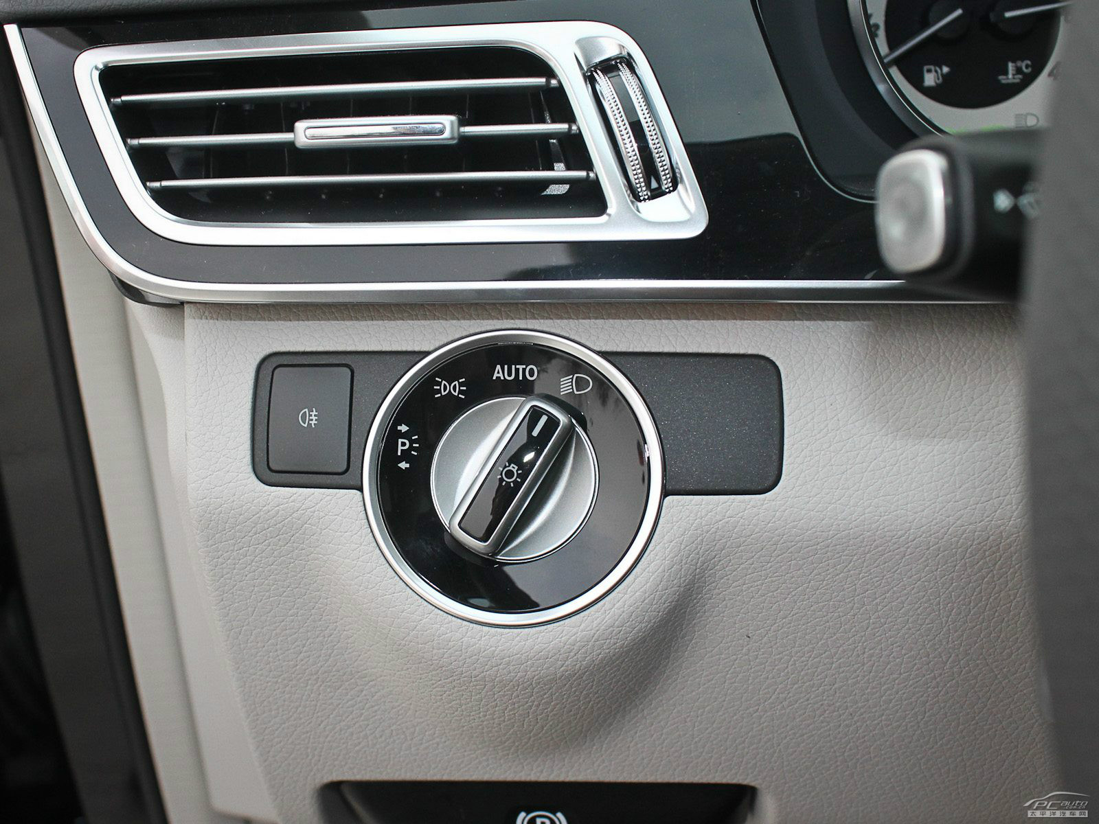 奔馳E級(jí)外觀高清大圖