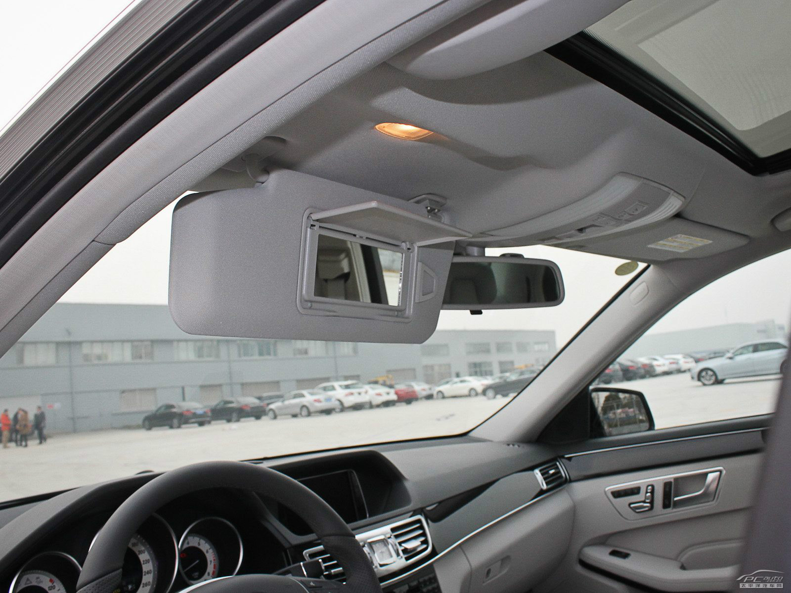 奔馳E級(jí)外觀高清大圖