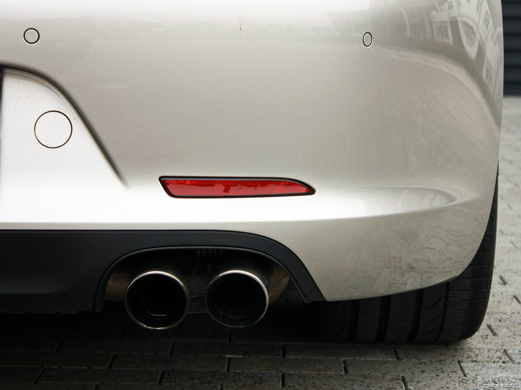 GT銀保時捷911車身外觀圖片