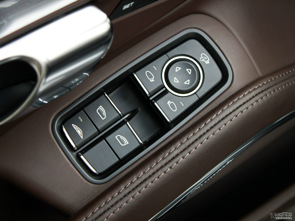 GT銀保時捷911車廂內(nèi)飾圖片