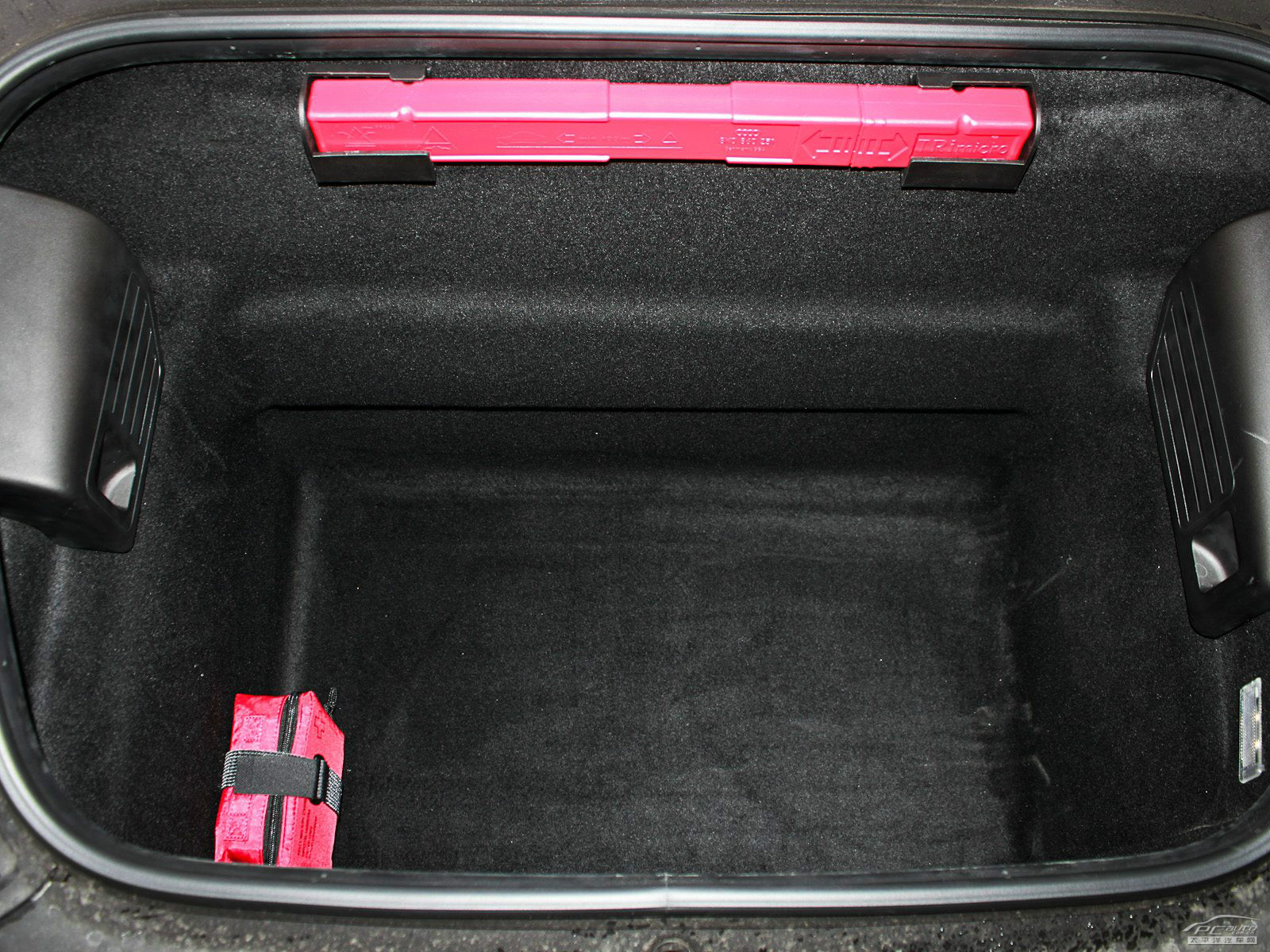 保時(shí)捷911空間高清大圖